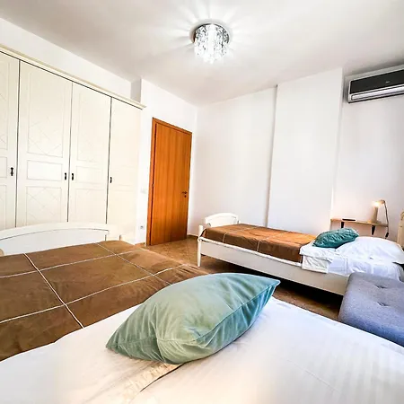 Casa Del Mar - 2br, First Line Sea View Vollga Apartment